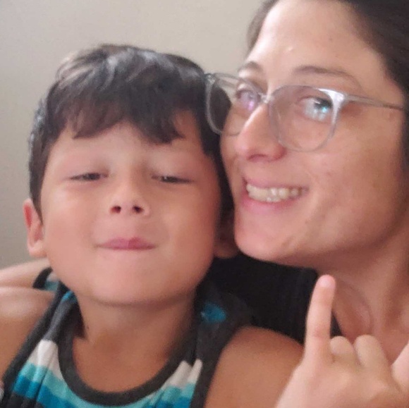 Meet your Posher, Adria - Picture 5 of 8